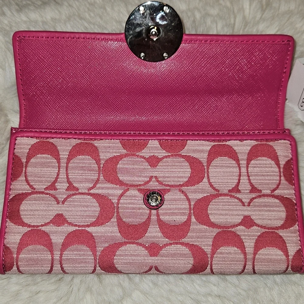 Coach Monogram Signature Pink Wallet. NWT - Picture 3 of 7